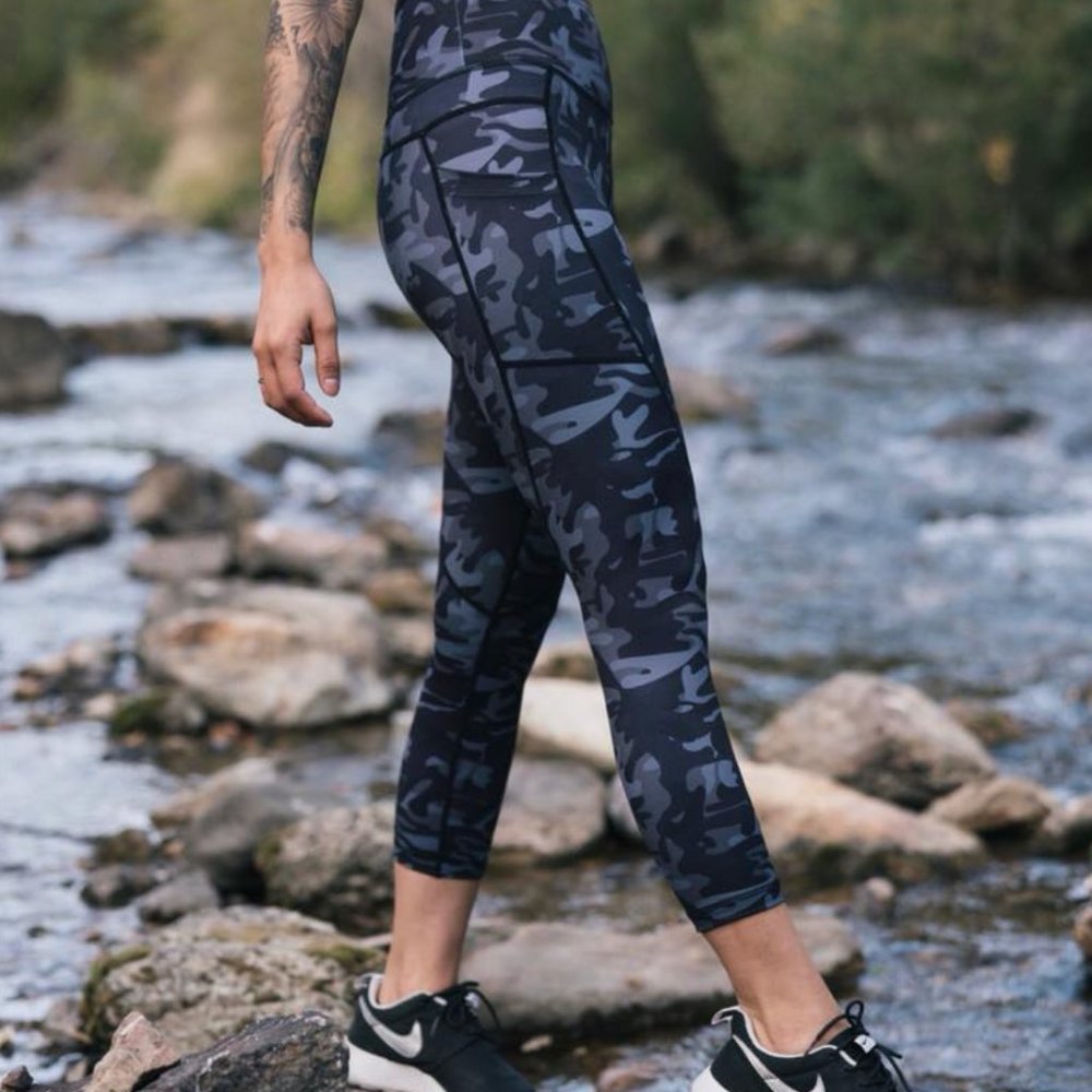 ZYIA Black Camo Set - Pocket Light N Tight 7/8 24" & Bra Size XL